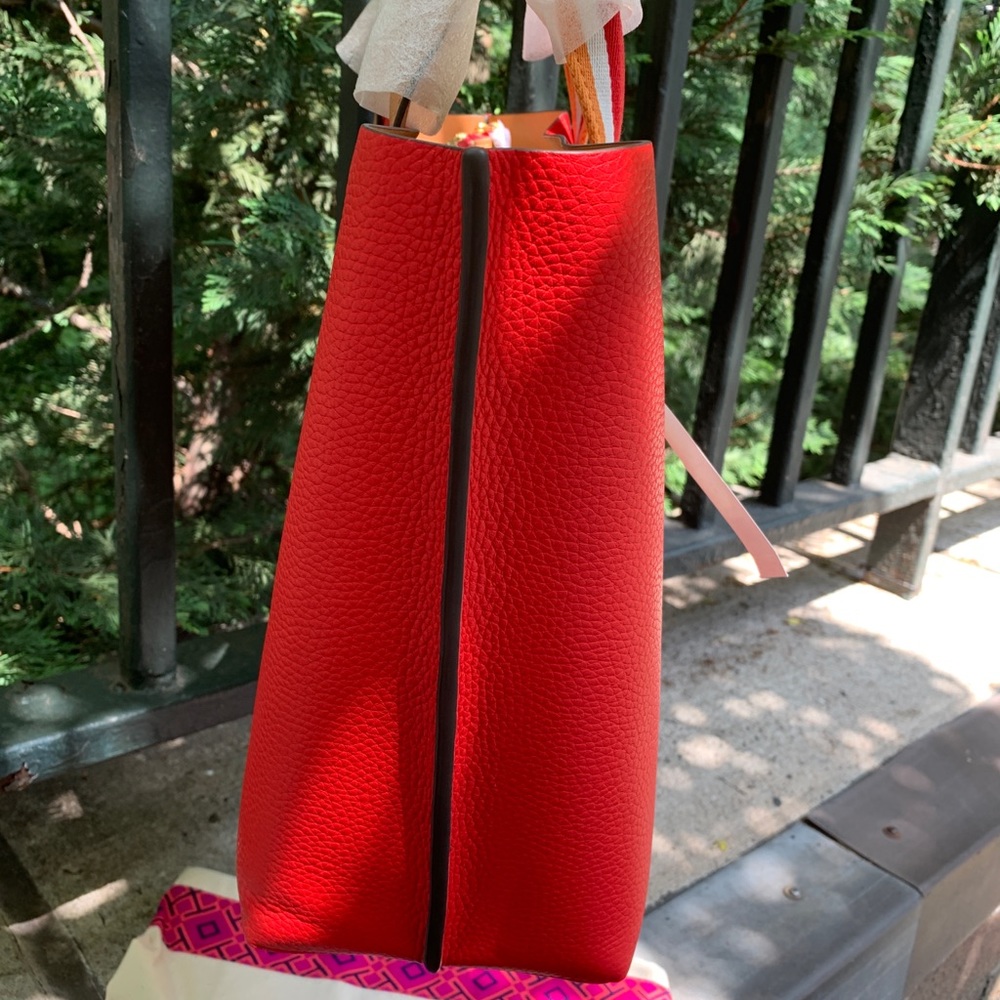 Authentic TORY BURCH LOGO stripe Leather Tote - Picture 6 of 16